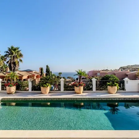 Апартаменты Beautiful 5 Bedroom With Panoramic Sea Views *
