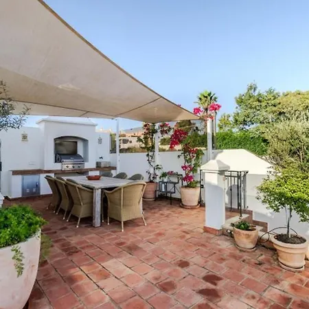 Apartmán Beautiful 5 Bedroom With Panoramic Sea Views