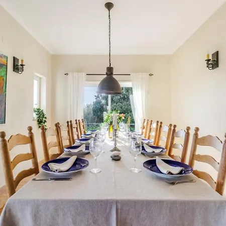 Beautiful 5 Bedroom With Panoramic Sea Views Apartmán