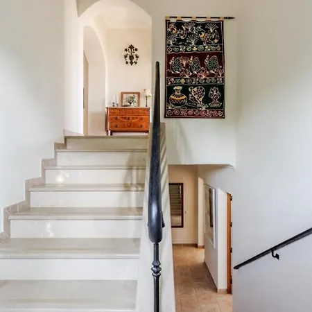 Beautiful 5 Bedroom With Panoramic Sea Views Apartmán *